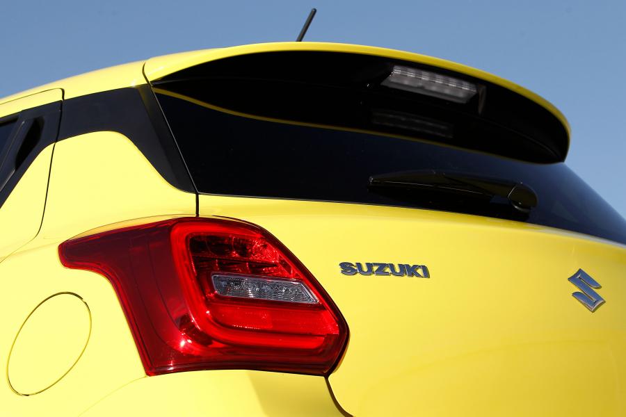 Детали экстерьера Suzuki Swift Sport 2017 года  (WW) (фото 16 из 48)